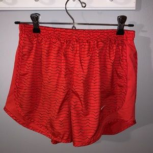 Women’s NIKE red SIZE SMALL shorts